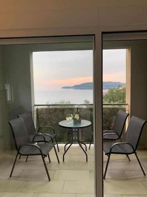 Olive Hill Apartment