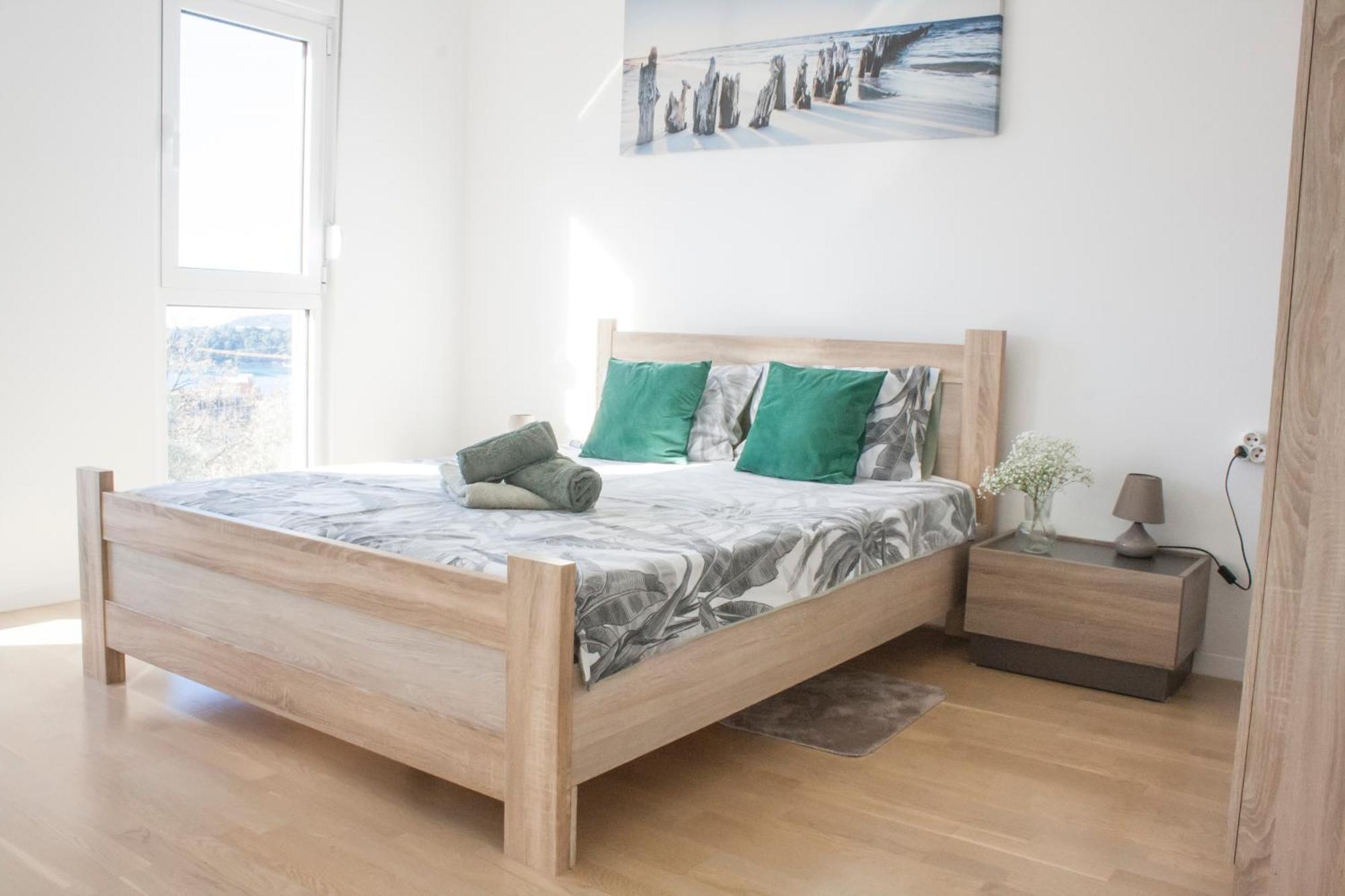 Olive Hill Apartment *