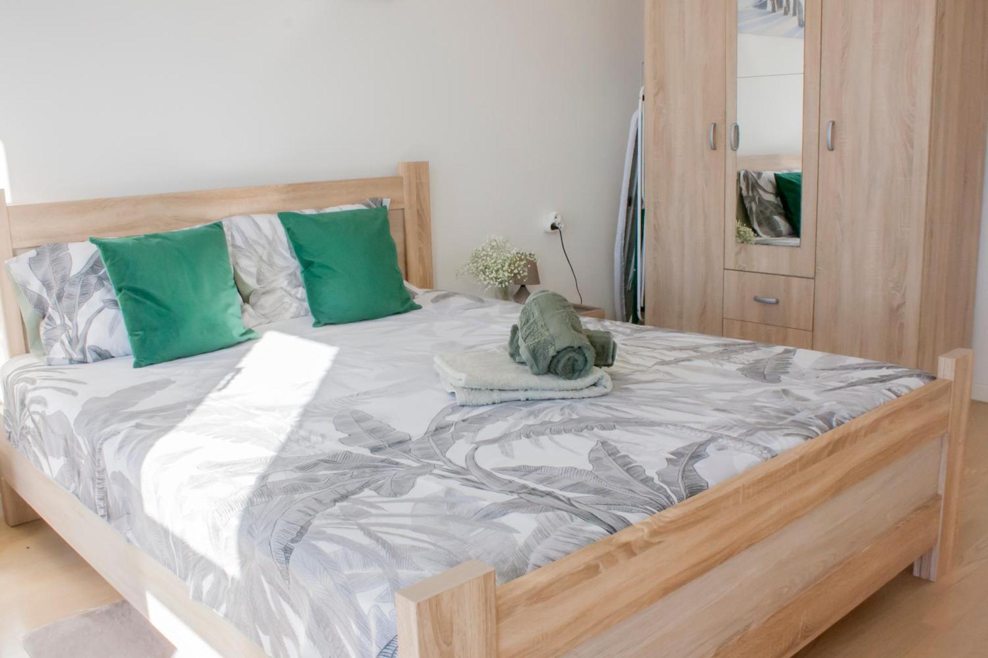 Olive Hill Apartment *